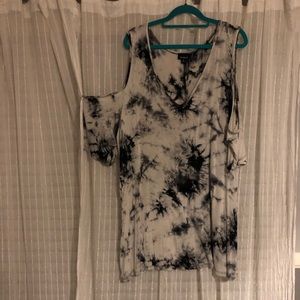 Torrid - Black and white cold shoulder top